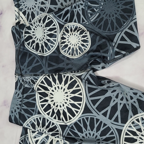 Terez x Soul Cycle Wheel Leggings - Picture 6 of 10